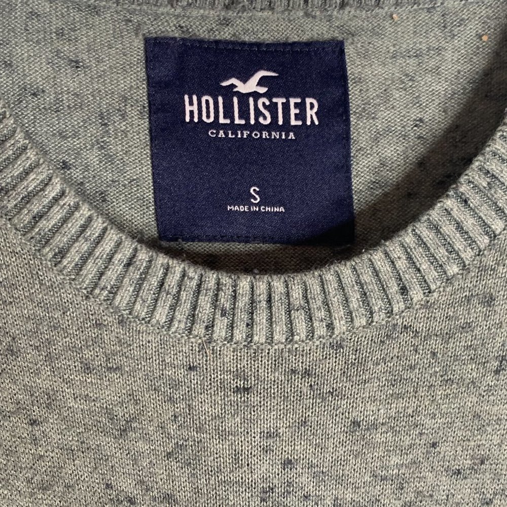 Hollister Crew Neck Super Soft Sweater - Size Small - Picture 3 of 4